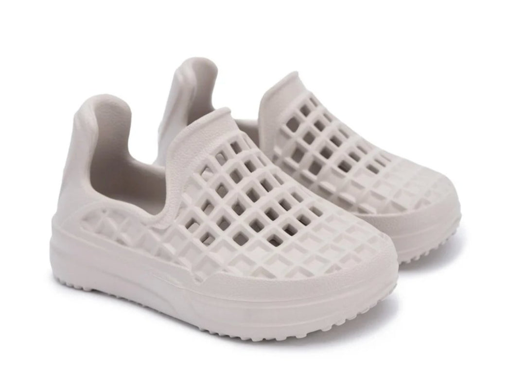 Scenario Slip-On Cloud Kids: The Perfect Footwear for Active Kids - Lush Lemon