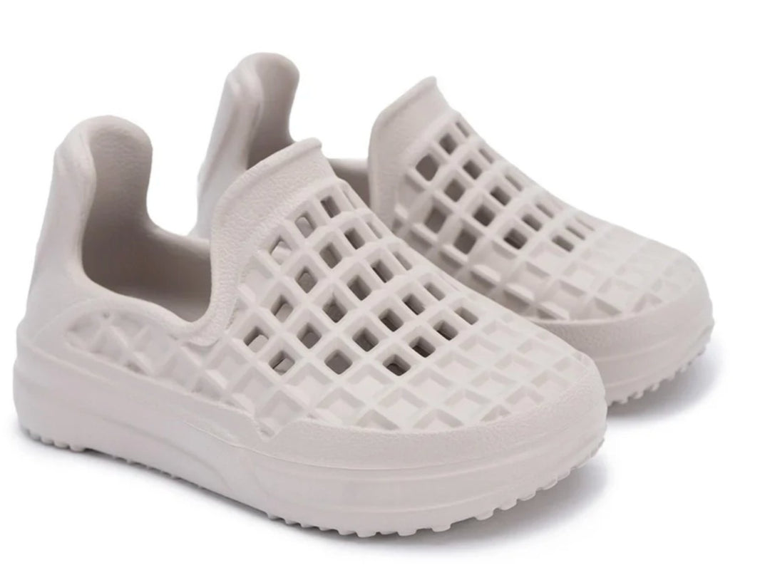 SCENARIO SLIP-ON CLOUD KIDS: THE ULTIMATE COMFORT FOR YOUR CHILD'S EVERYDAY ADVENTURES - Lush Lemon