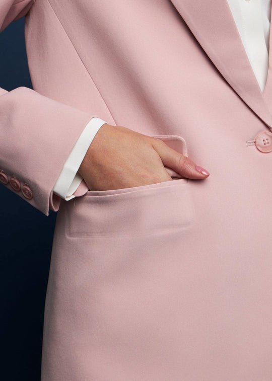 The One Button Down Boxy Blazer in Pink: A Bold Statement Piece for Every Wardrobe