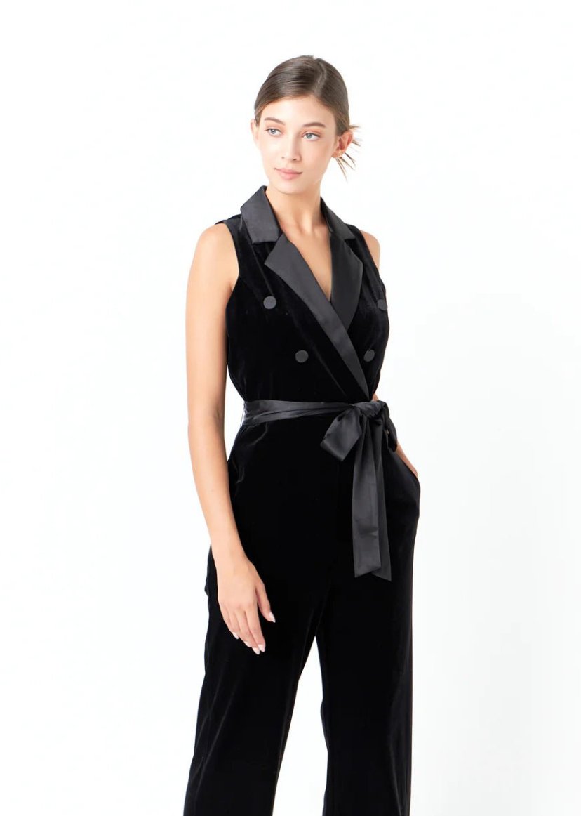 The Sleeveless Velvet Jumpsuit: Elevating Elegance and Comfort - Lush Lemon