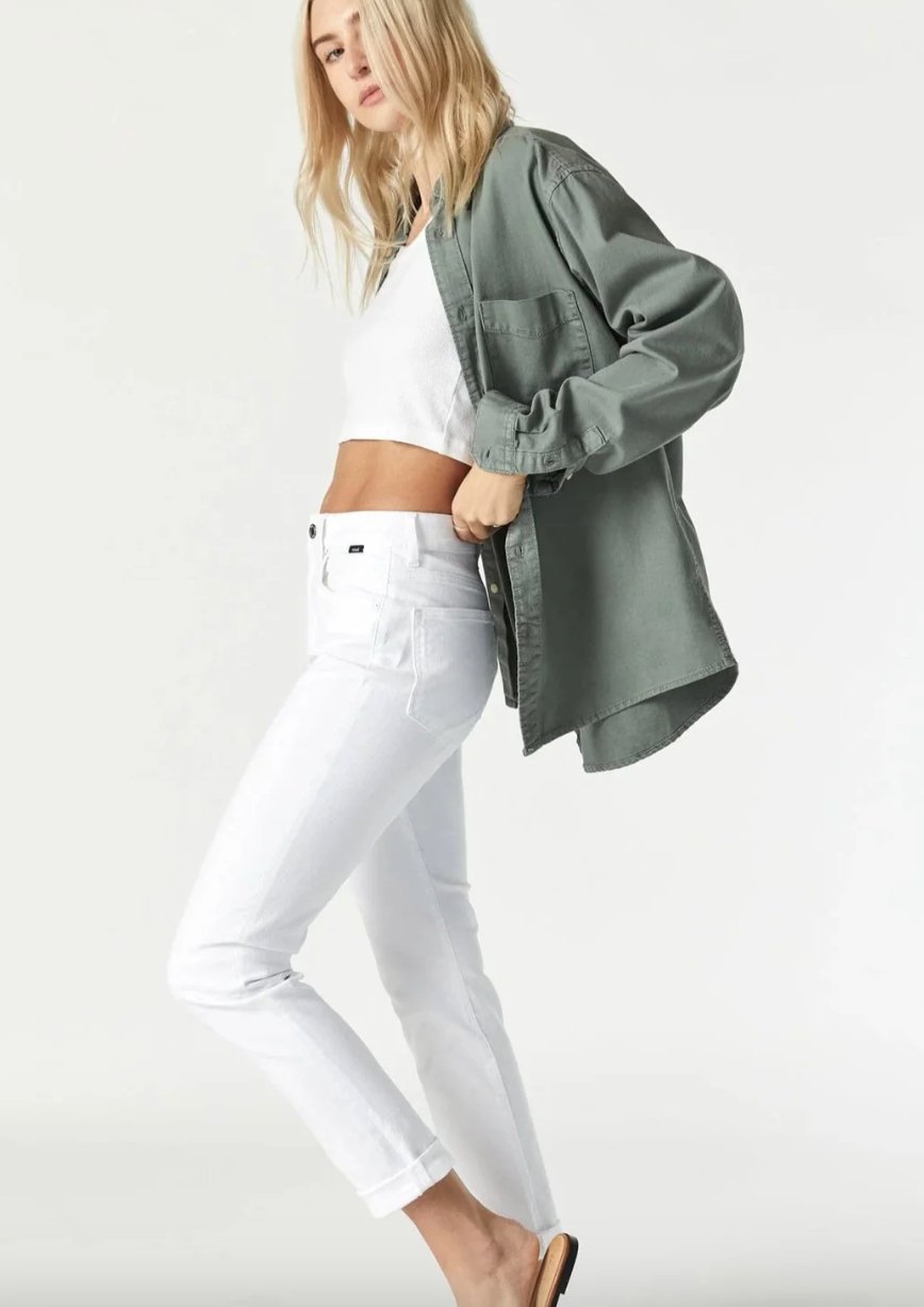 The Timeless Appeal of White Boyfriend Jeans - Lush Lemon