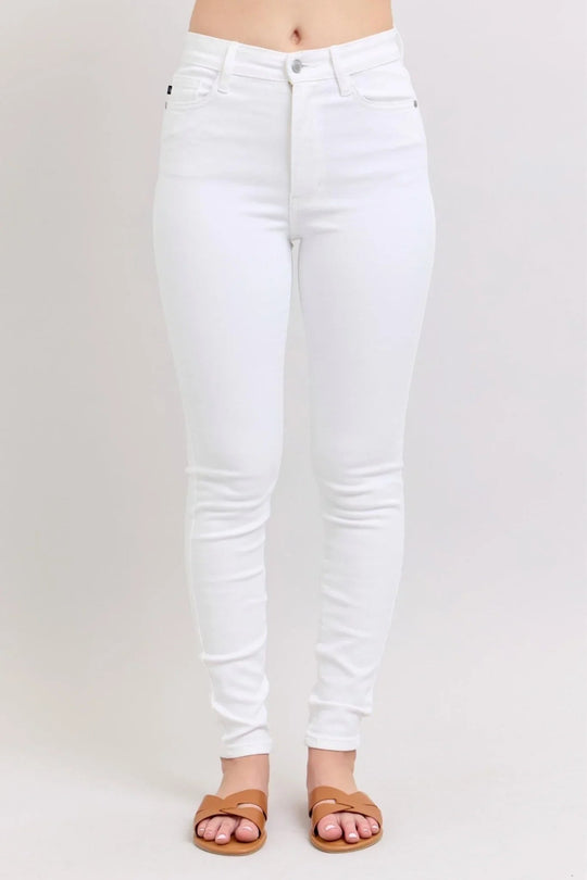 The Versatile White Jean: 5 Ways to Style This Year-Round Essential