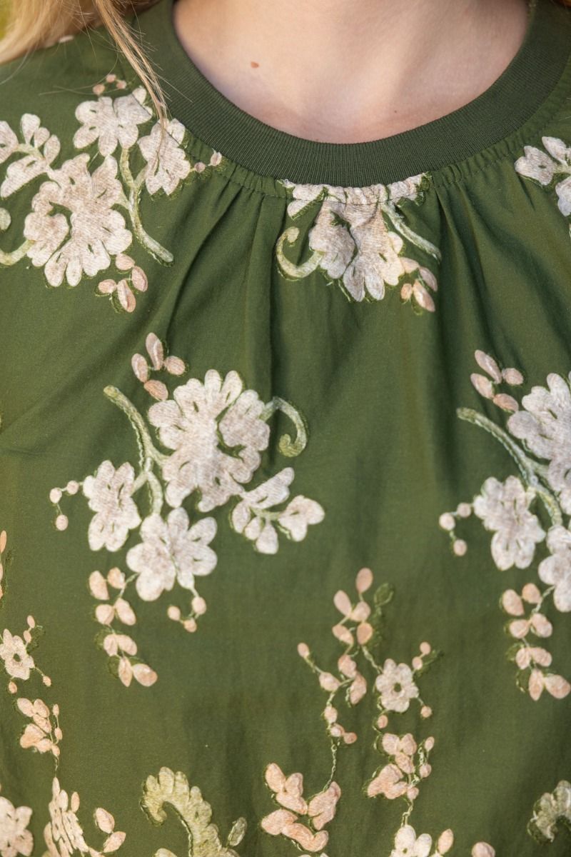 Floral Embroidered Rib Band Top