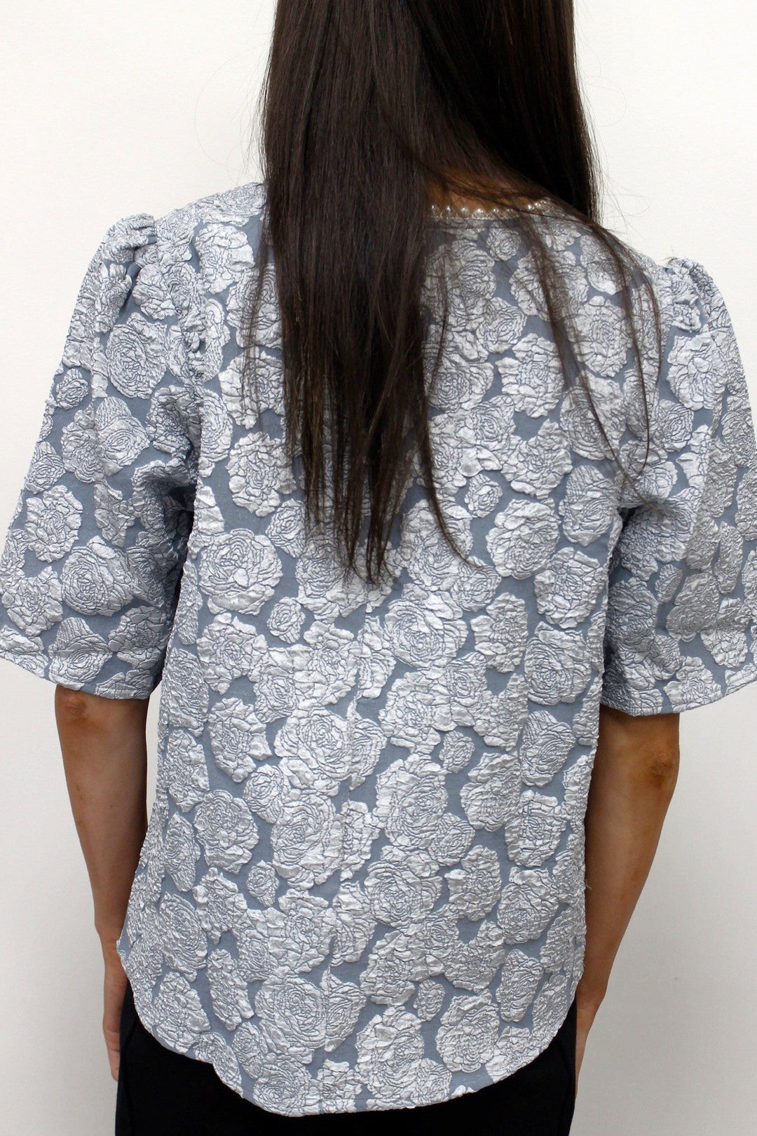 Pearl Collar Floral Textured Top